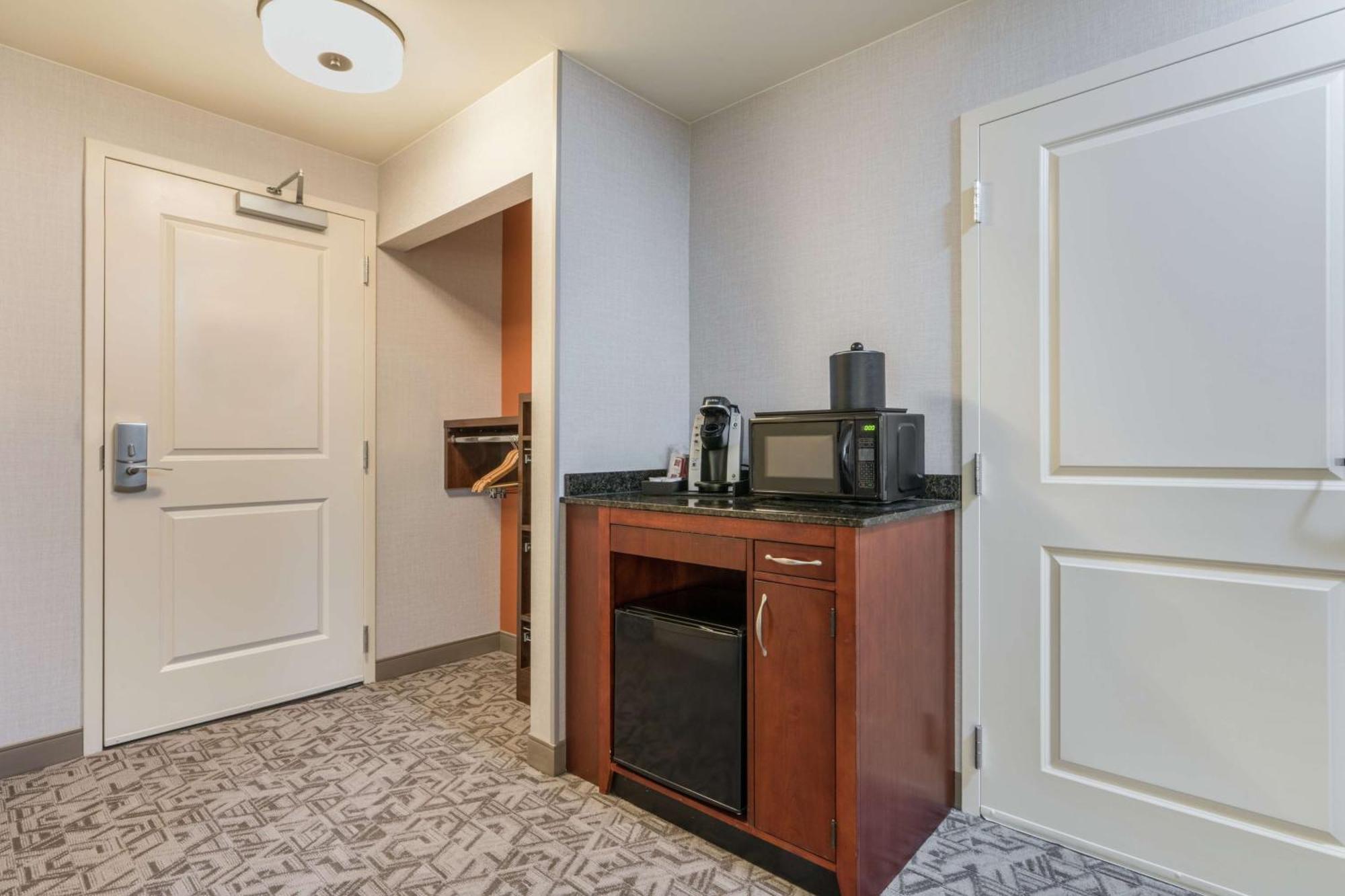 Hilton Garden Inn Blacksburg University Экстерьер фото