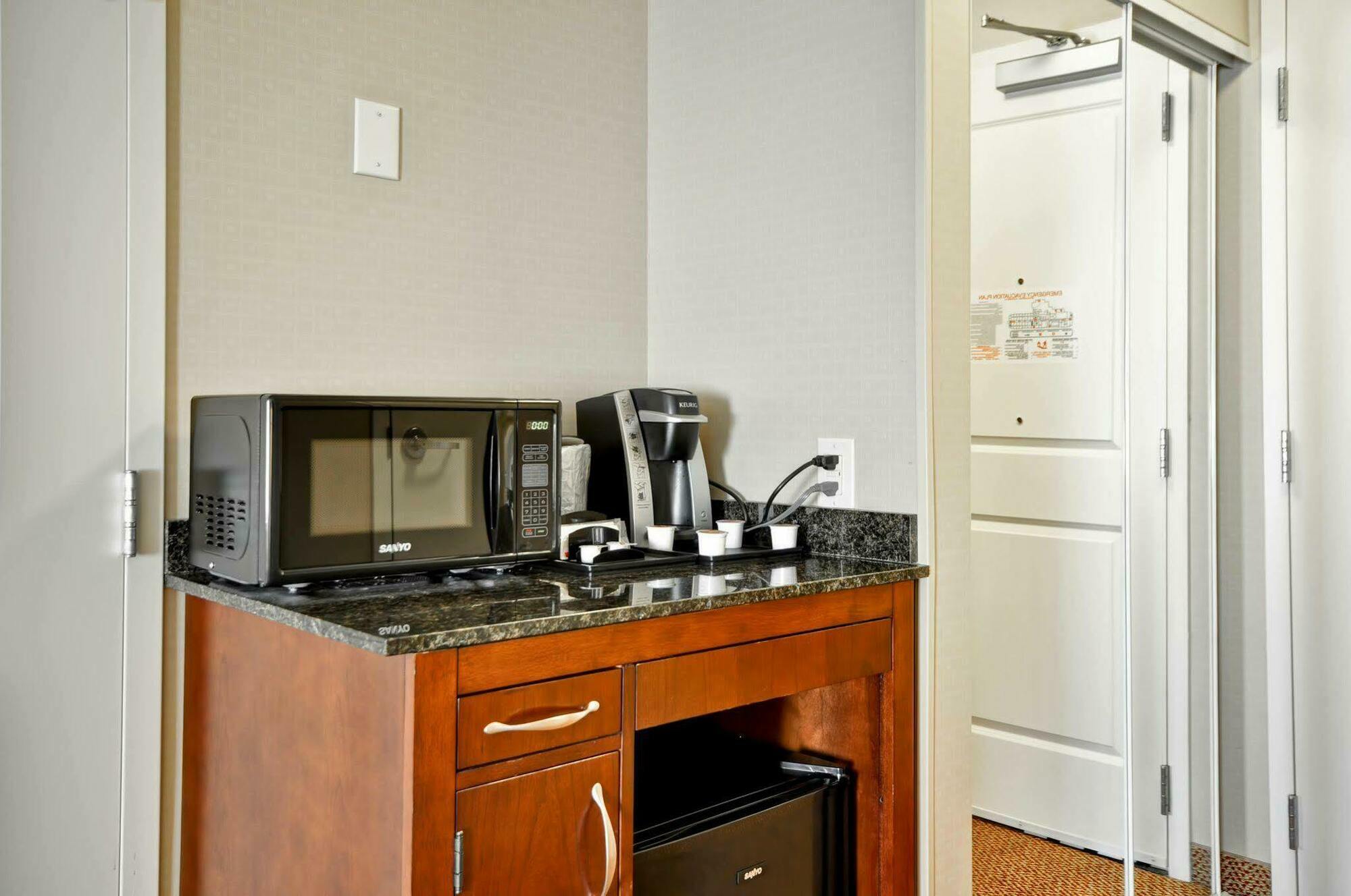 Hilton Garden Inn Blacksburg University Экстерьер фото