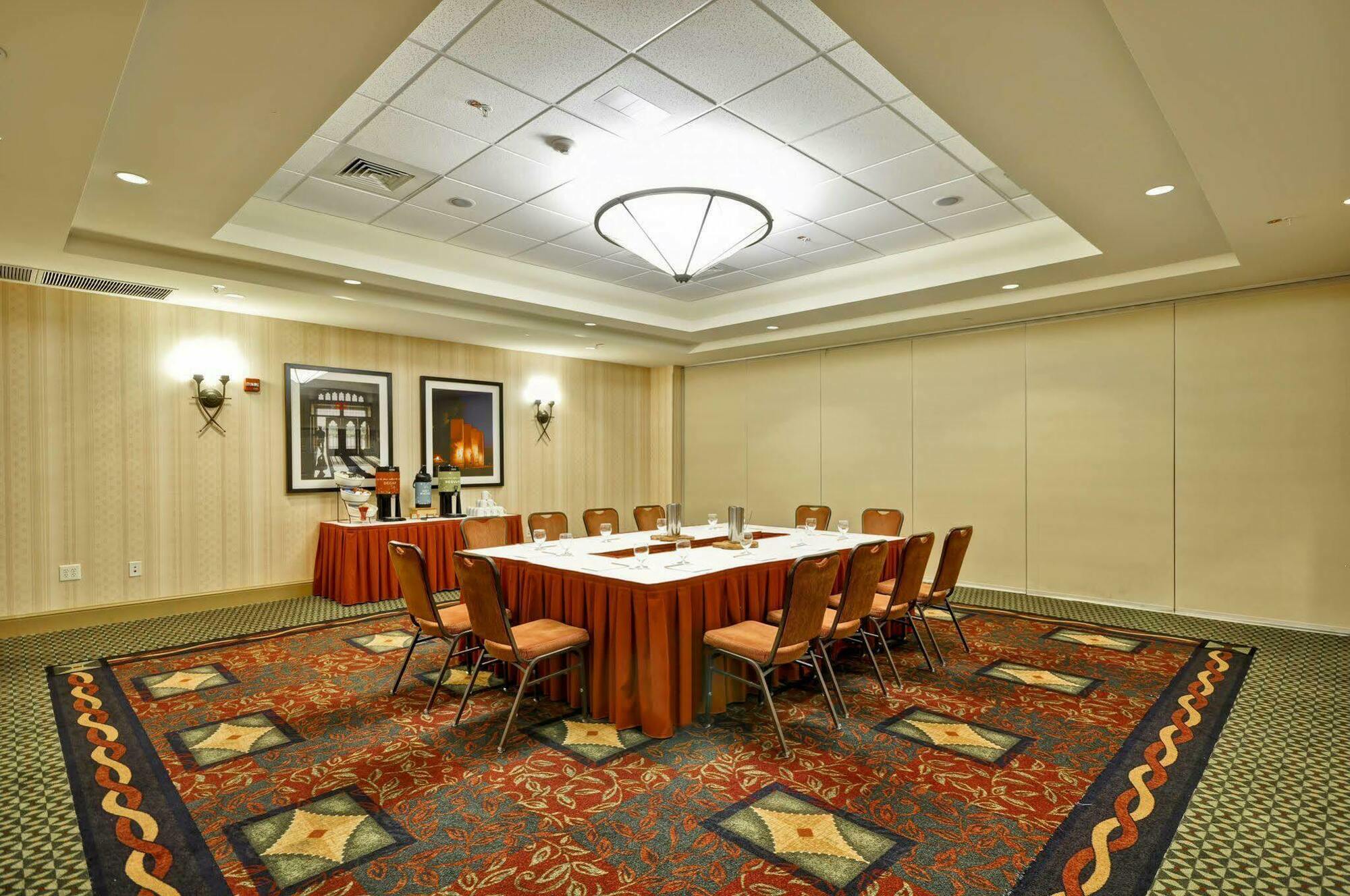Hilton Garden Inn Blacksburg University Экстерьер фото
